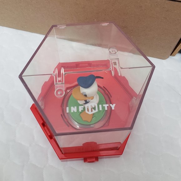 Disney Infinity Donald Duck Figure With Display Case - Picture 4 of 4